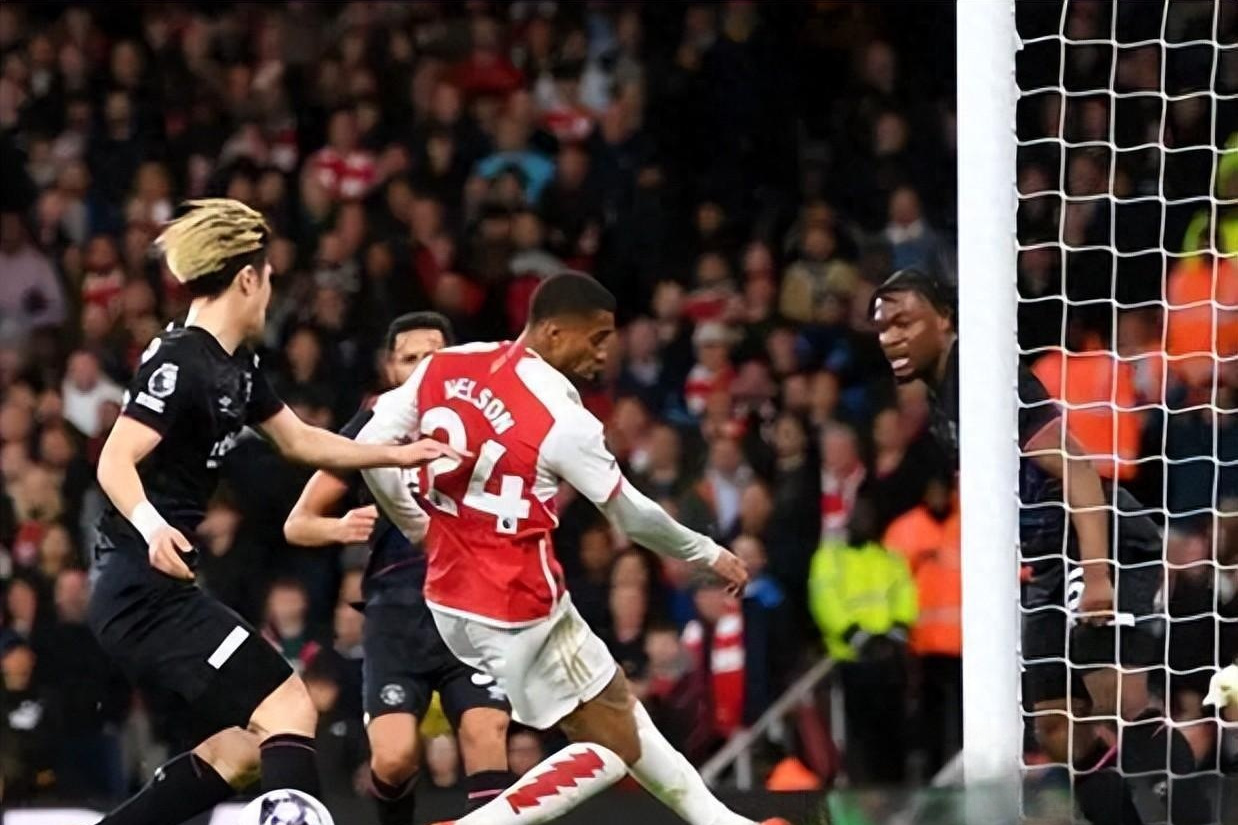  曼城发布备战花絮；今夜回应争议；德国杯任务艰巨；球探报告显示潜力