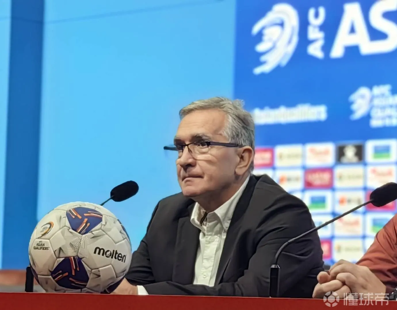 关于费德勒在G2比赛中战术调整,出色防守引发热议!的信息 关于费德勒在G2比赛中战术调整,出色防守引发热议!的信息